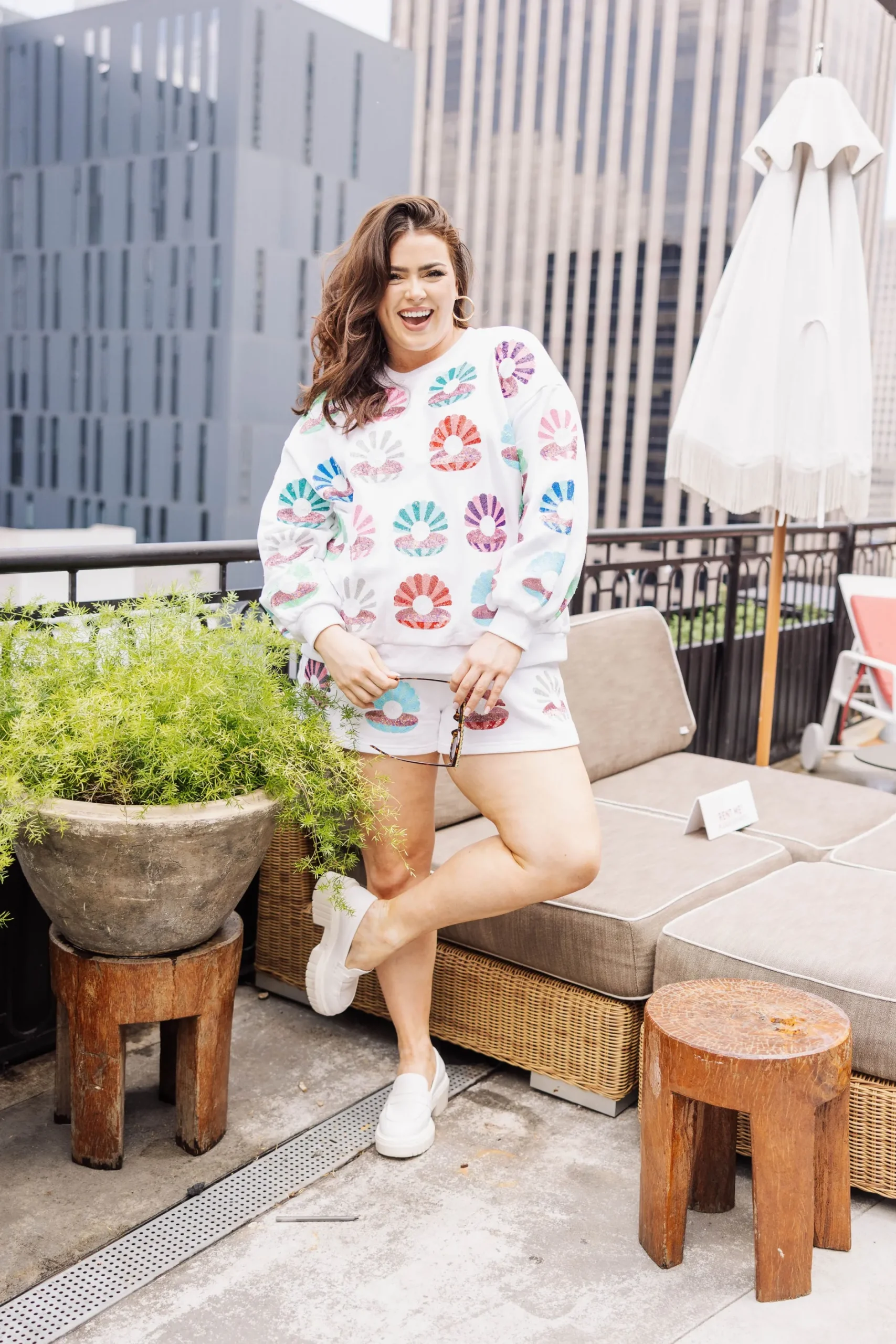 Clearance Queen Of Sparkles Clam Shell Multi Shorts White