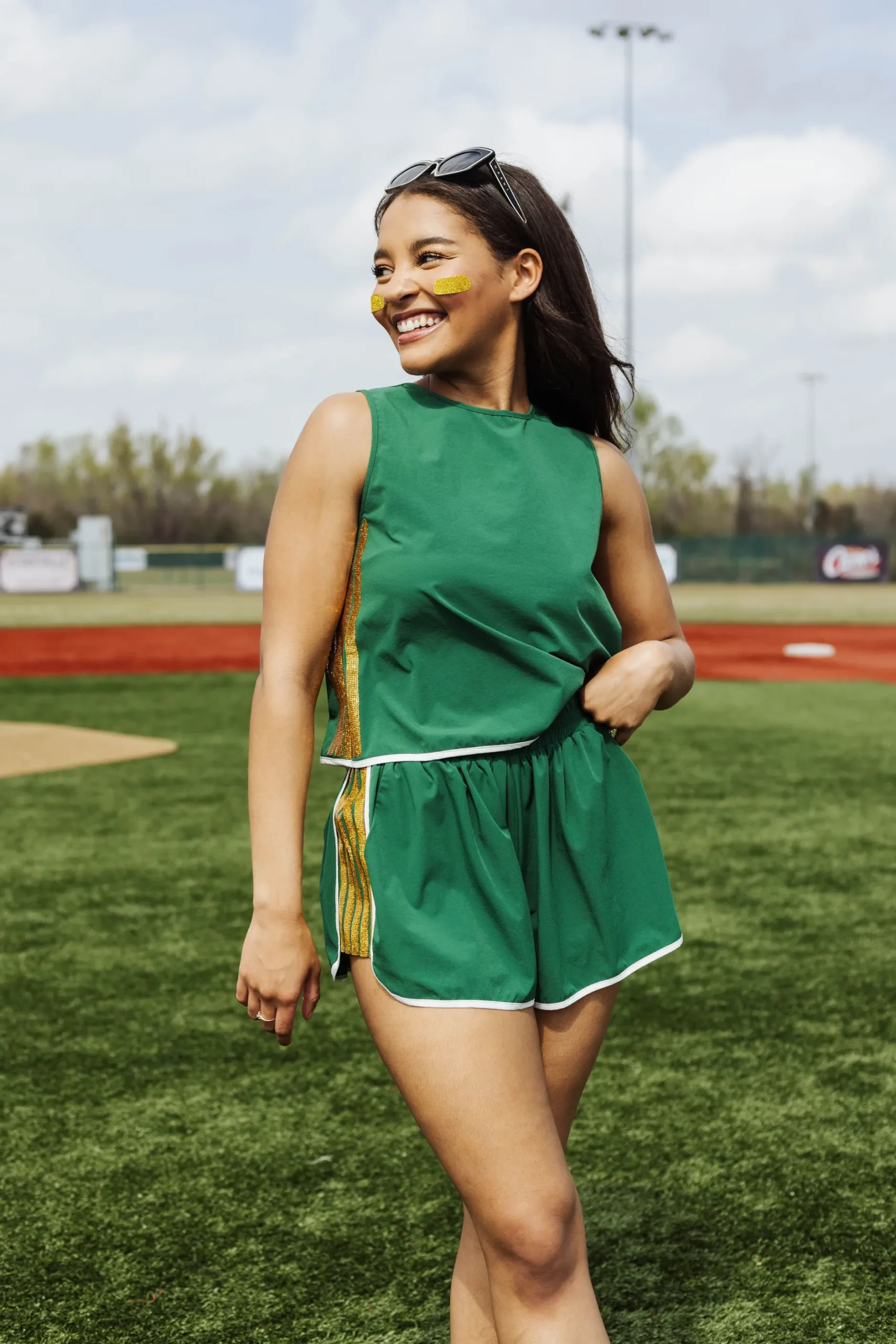 Store Queen Of Sparkles Green & Gold Side Active Short