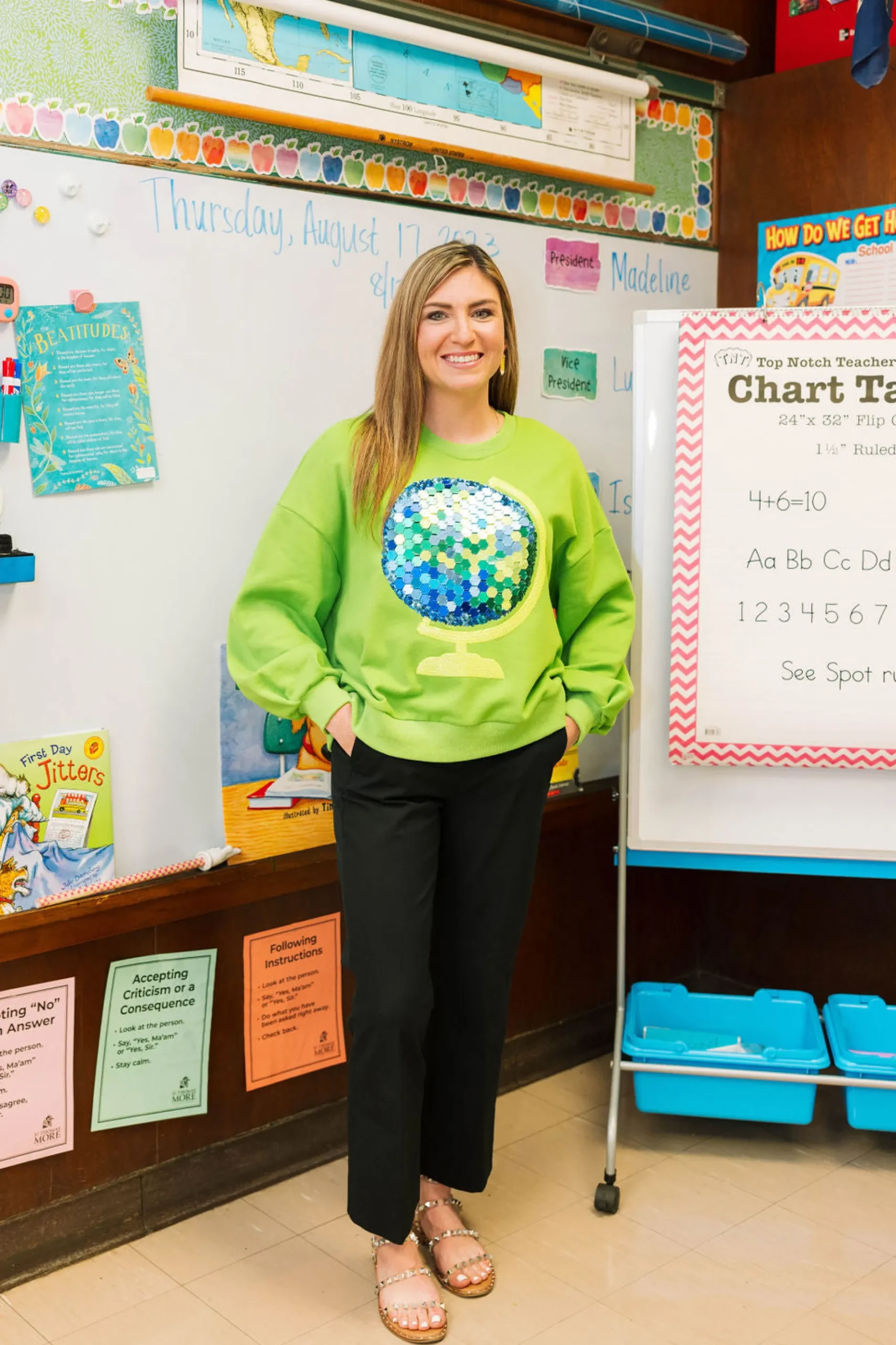 Discount Queen Of Sparkles Green Globe Sweatshirt