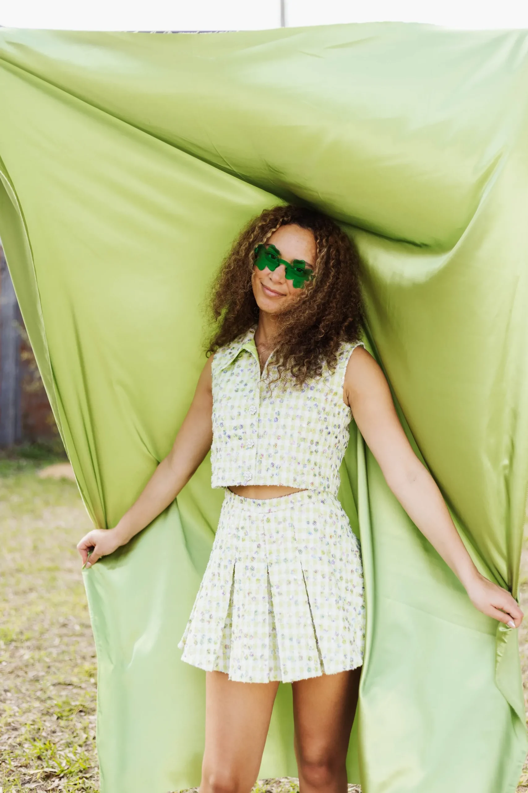 Flash Sale Queen Of Sparkles Green Tweed Sleeveless Collar Tank