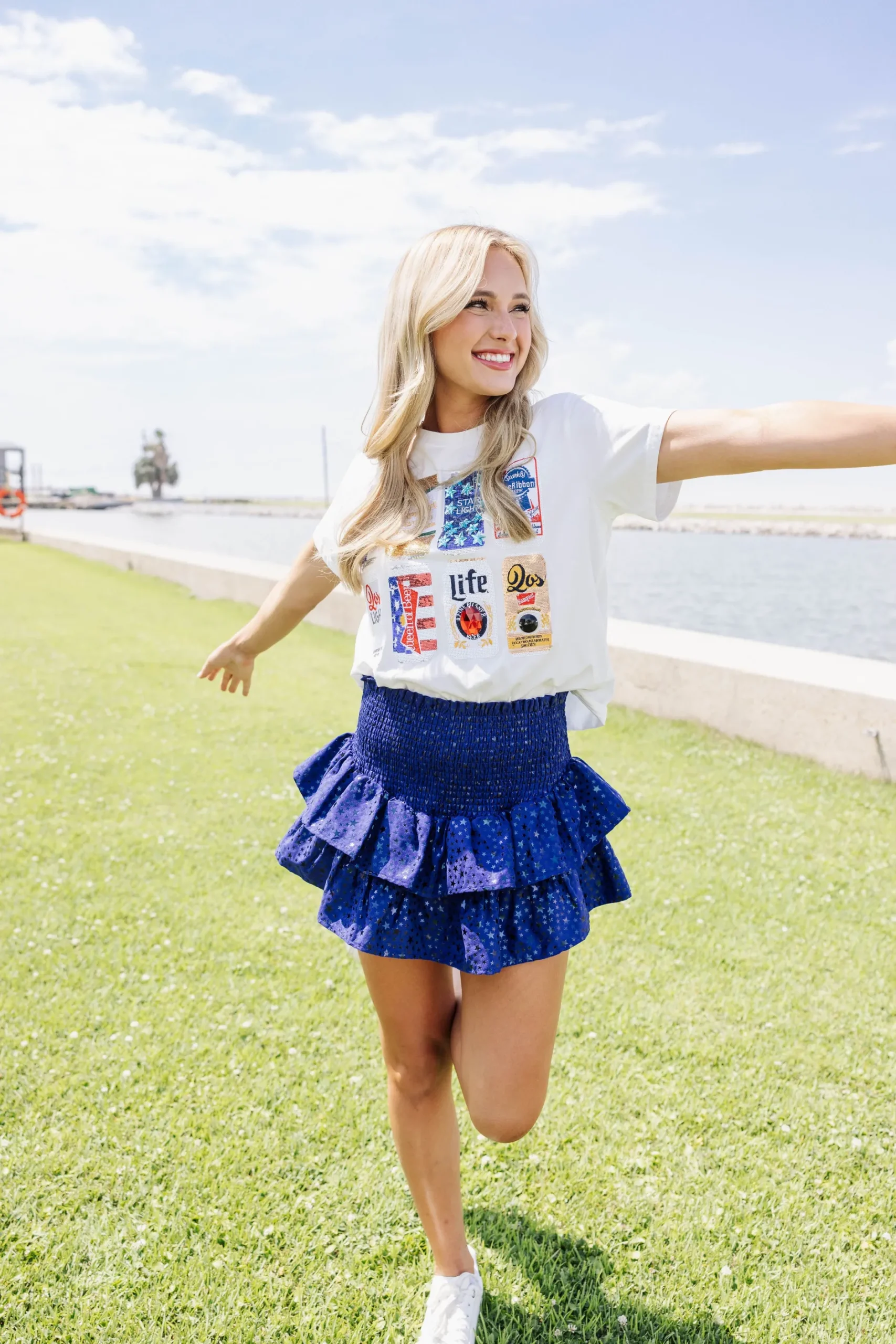 Best Sale Queen Of Sparkles Red, White & Beer Tee