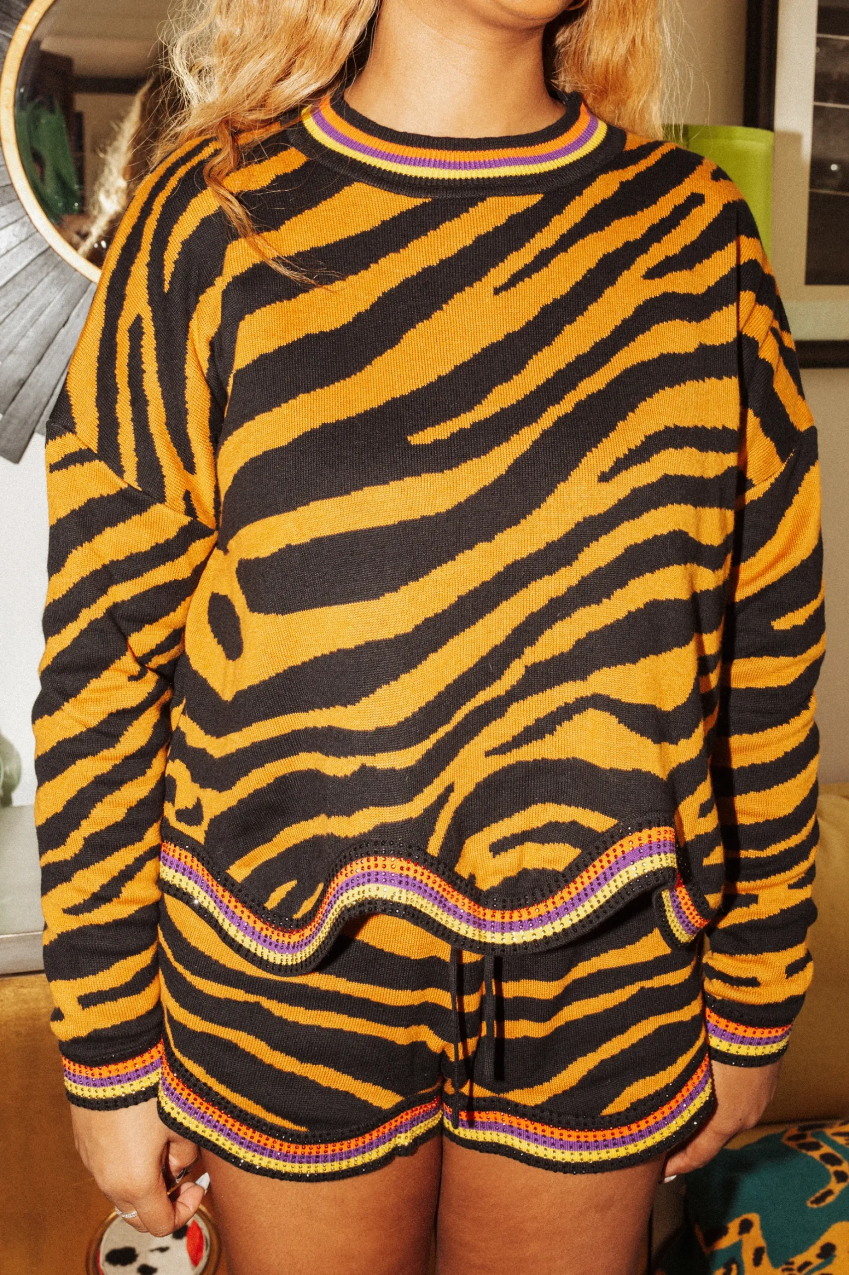 Best Queen Of Sparkles Tiger Wavy Short Black/Tan